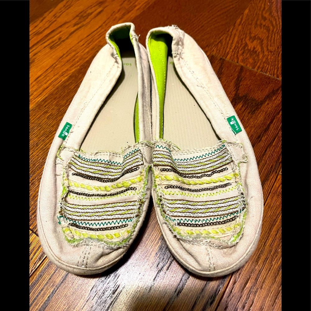 Sanuks size 8